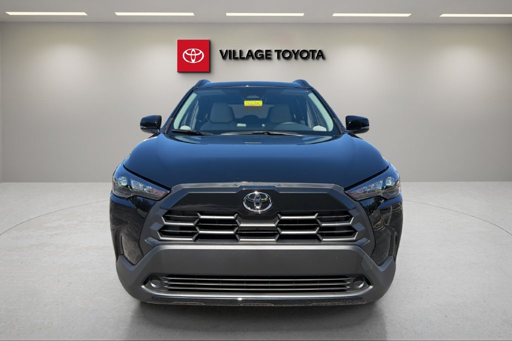New 2026 Toyota Corolla Cross LE w/ Moonroof Package FWD image 8