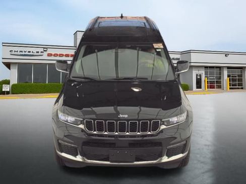 Used 2023 Jeep Grand Cherokee L Limited AWD/4WD image 2