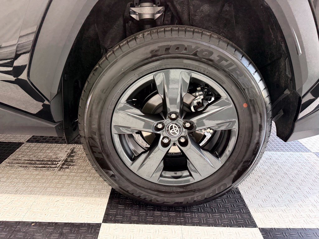 Used 2026 Toyota RAV4 LE AWD/4WD image 11