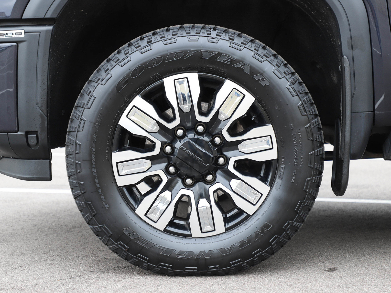 Used 2024 GMC Sierra 3500 Denali w/ Technology Package AWD/4WD image 31
