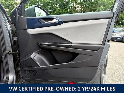 Certified 2022 Volkswagen Taos SE FWD image 37