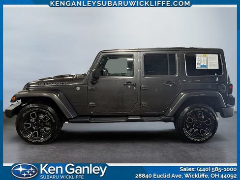 Used 2017 Jeep Wrangler Unlimited Sahara AWD/4WD image 2