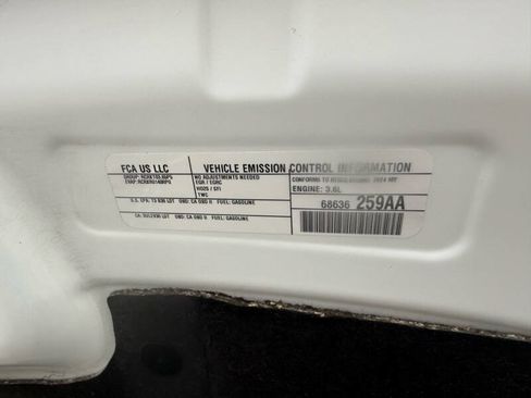 Used 2024 Chrysler Pacifica Touring-L FWD image 24