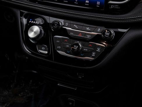 New 2026 Chrysler Pacifica Select AWD/4WD image 23