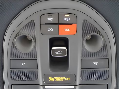 Used 2024 Genesis G70 2.5T w/ Sport Prestige Package image 35