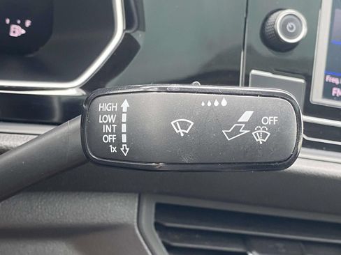 Used 2024 Volkswagen Jetta SE FWD image 24
