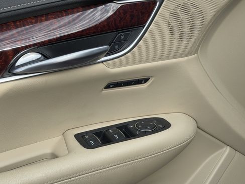 Certified 2019 Cadillac XT5 Premium Luxury image 16