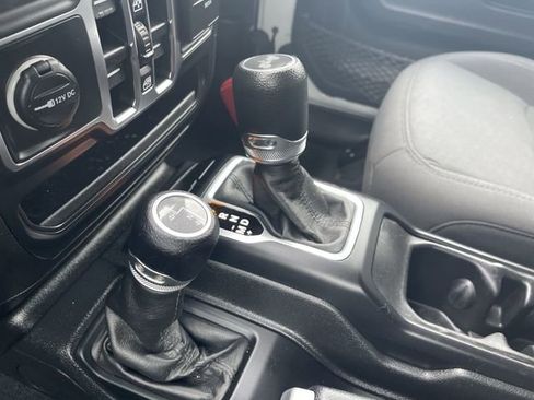 Used 2022 Jeep Wrangler Unlimited Sport AWD/4WD image 16