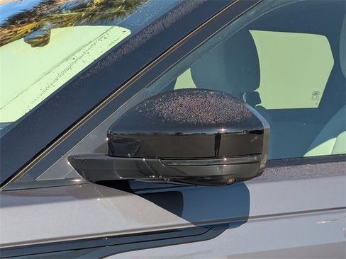 New 2026 Land Rover Range Rover Velar Dynamic SE image 11