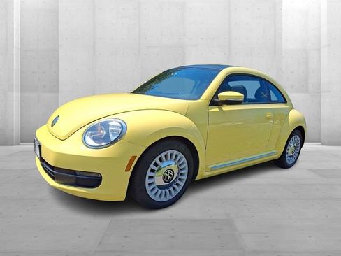 Used 2013 Volkswagen Beetle 2.5 FWD image 3