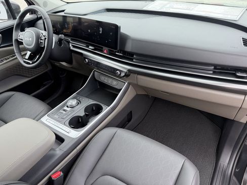 New 2026 Kia Carnival LXS FWD image 10