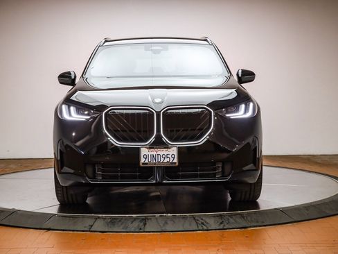 Used 2025 BMW X3 xDrive30i w/ M Sport Package image 2