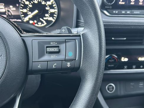 Used 2023 Nissan Rogue SV FWD image 24