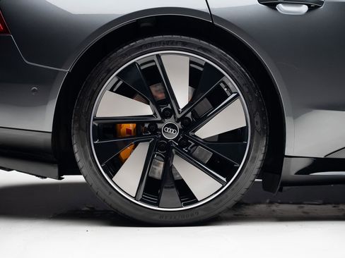 Used 2022 Audi RS e-tron GT w/ Carbon Performance Package image 37