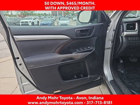 Used 2019 Toyota Highlander LE FWD image 11
