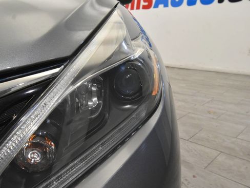 Used 2018 Nissan Murano S image 9