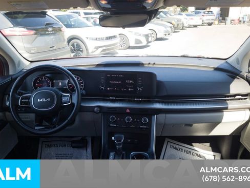 Used 2024 Kia Carnival LX FWD image 20