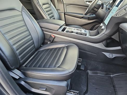 Used 2022 Ford Edge SEL w/ Convenience Package image 10