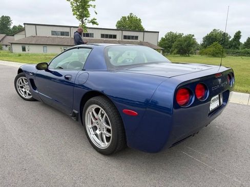 Used 2004 Chevrolet Corvette Z06 w/ Z06 Preferred Equipment Group RWD image 8