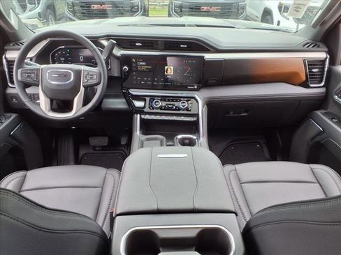 New 2025 GMC Sierra 3500 Denali w/ Denali Reserve Package image 4