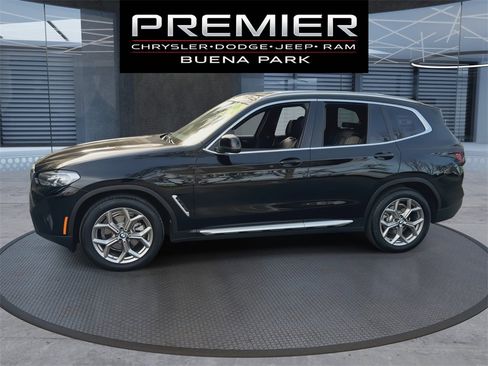 Used 2024 BMW X3 xDrive30i w/ Premium Essential Package image 4
