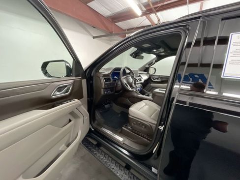 Used 2023 Chevrolet Tahoe Z71 w/ Luxury Package image 10