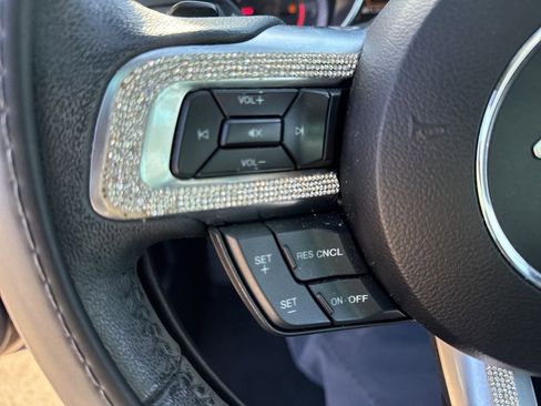 Used 2020 Ford Mustang Ecoboost image 27