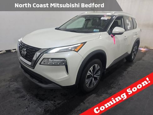 Used 2021 Nissan Rogue SV FWD image 1