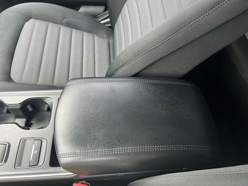 Used 2022 Ford Edge SE image 31