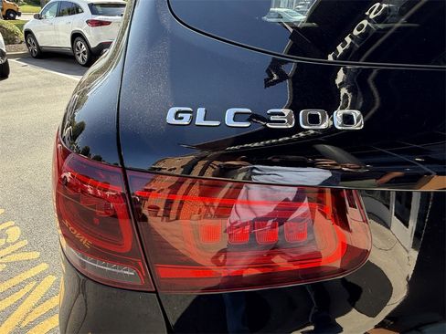 Certified 2022 Mercedes-Benz GLC 300 4MATIC image 34