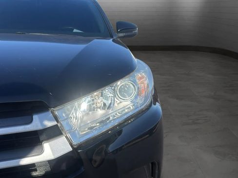 Used 2019 Toyota Highlander LE FWD image 32