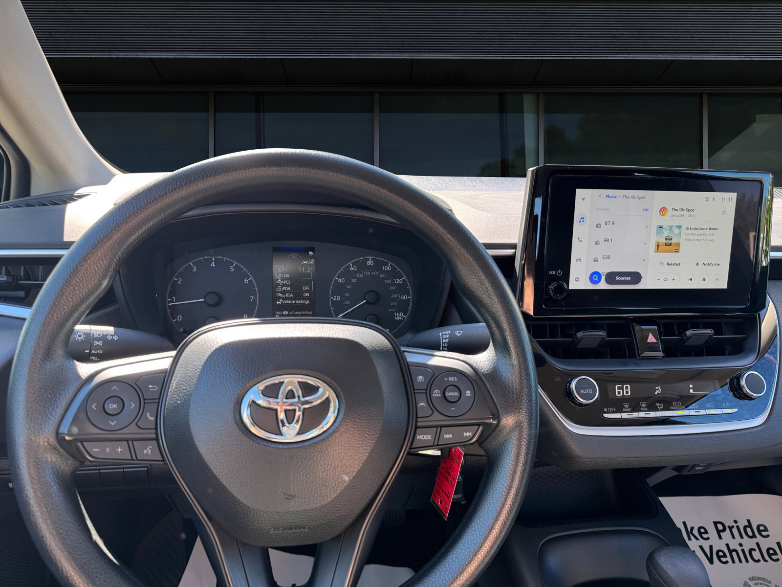 Used 2025 Toyota Corolla LE FWD image 3
