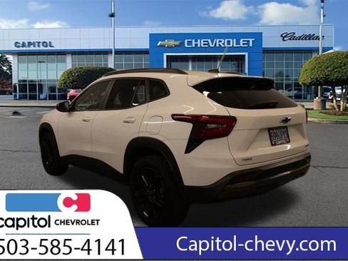 Used 2024 Chevrolet Trax ACTIV w/ Sunroof Package FWD image 6