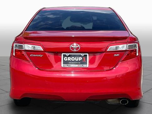 Used 2014 Toyota Camry SE FWD image 5