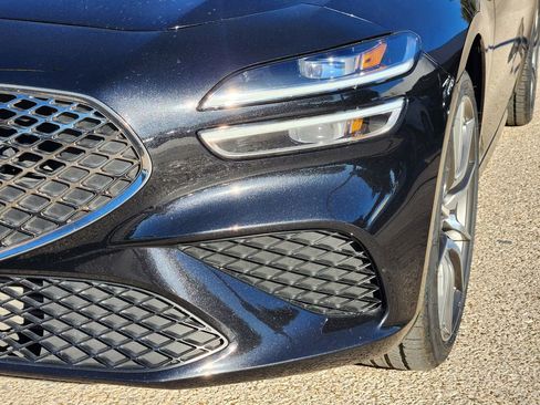 Used 2023 Genesis G70 2.0T image 8