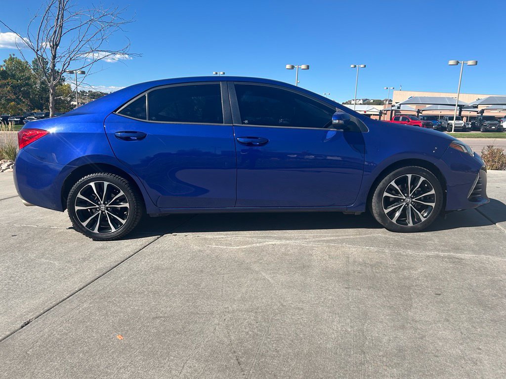 Used 2017 Toyota Corolla SE w/ SE Premium Package FWD image 9