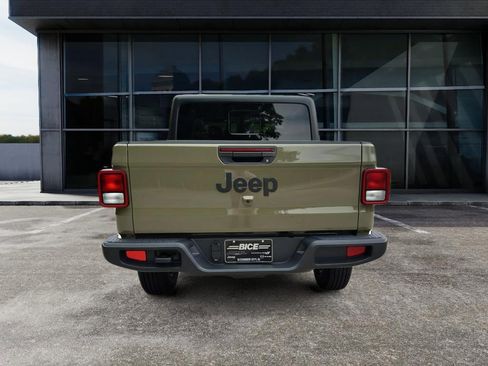 New 2025 Jeep Gladiator Sport image 6