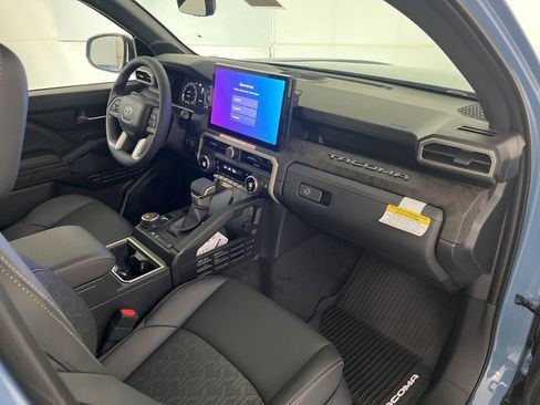 New 2026 Toyota Tacoma Limited AWD/4WD image 21