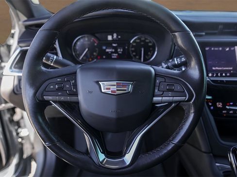 Used 2023 Cadillac XT6 Premium Luxury image 11