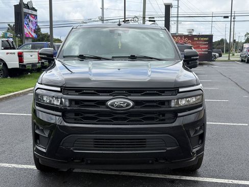 Used 2023 Ford Expedition Limited AWD/4WD image 3