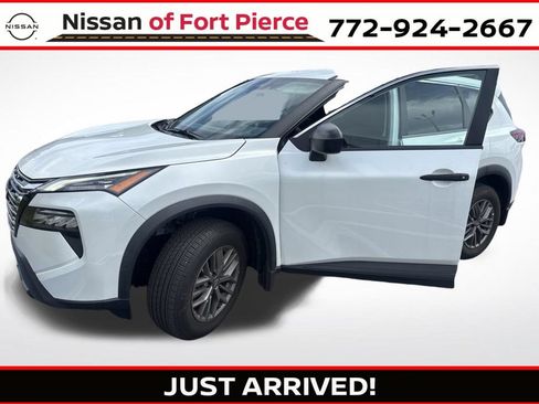 Used 2025 Nissan Rogue S FWD image 1