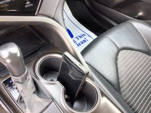 Used 2021 Toyota Camry SE image 15