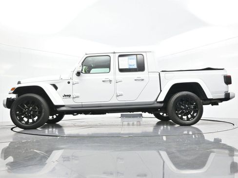 Used 2023 Jeep Gladiator Overland AWD/4WD image 43