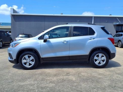Used 2022 Chevrolet Trax LT w/ Driver Confidence Package AWD/4WD image 5
