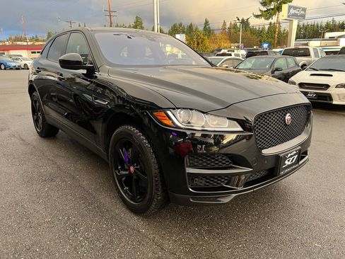 Used 2020 Jaguar F-PACE Premium image 8