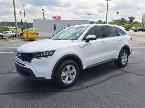 Used 2023 Kia Sorento LX AWD/4WD image 7