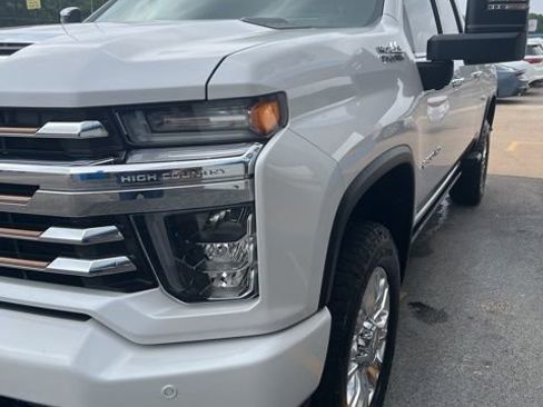 Used 2023 Chevrolet Silverado 2500 High Country AWD/4WD image 6