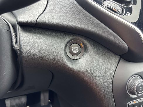 Certified 2022 Jeep Cherokee Limited w/ Elite Package image 30