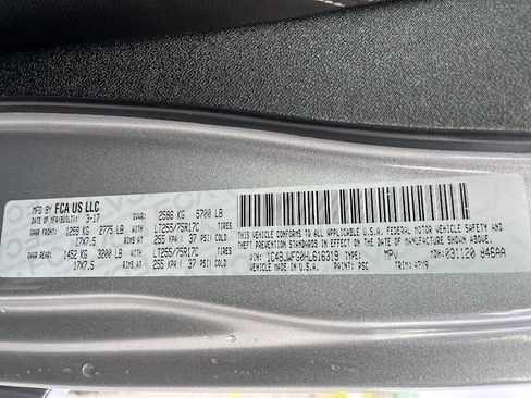 Used 2017 Jeep Wrangler Unlimited Rubicon w/ Connectivity Group image 7