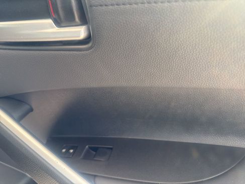 Used 2026 Toyota Corolla Cross XLE FWD image 20